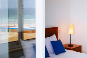 Panoramic Beach View Apartment (T2) in Caparica